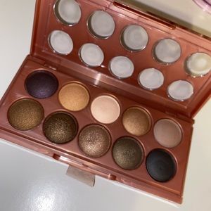 NYX dream catcher eye Shadow palette